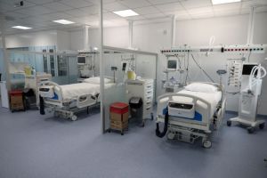 Κοροναϊός : Μητσοτάκης και Τσιόδρας για τους θανάτους εκτός ΜΕΘ – Τι συνέβαινε με την γρίπη