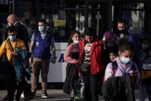 Μηταράκης : Τέλος στη φιλοξενία ασυνόδευτων ανηλίκων στα αστυνομικά τμήματα