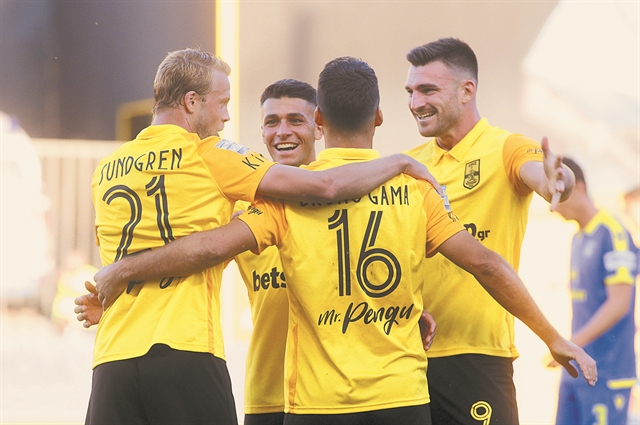 Δεν κολλάει πουθενά!