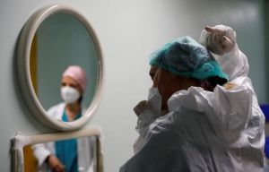 Κοροναϊός – Σακελλαροπούλου : Αξίζουν σεβασμό οι 10 εθελόντριες νοσηλεύτριες από την Κρήτη