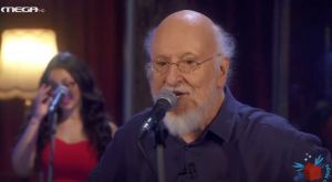 Με «Θαλασσογραφία» ξεκίνησε η βραδιά με του Διονύση Σαββόπουλου στο MEGA