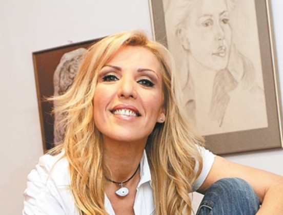 Ρένα Κουβελιώτη : «Είναι στιγμές που δεν θυμάμαι αν είμαι άντρας ή γυναίκα» | tanea.gr