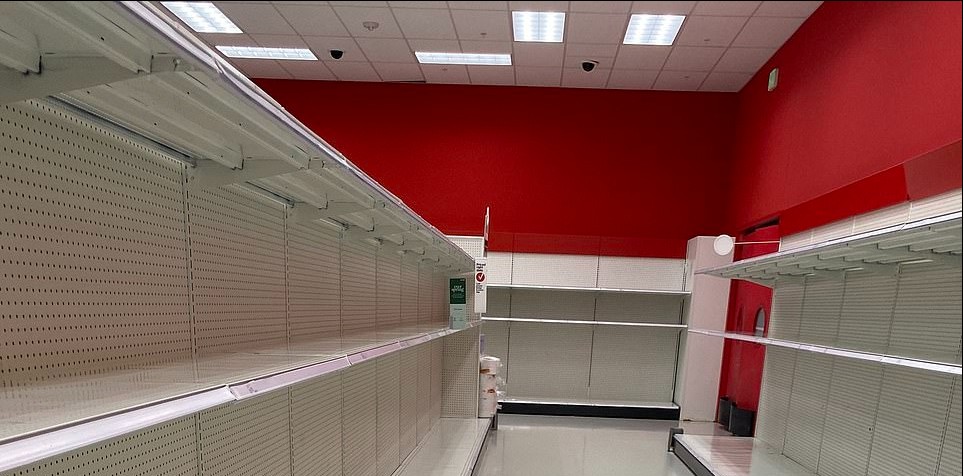 Πανικός στις ΗΠΑ : Αδειάζουν τα ράφια των σουπερμάρκετ μπρος στην επέλαση του κοροναϊού