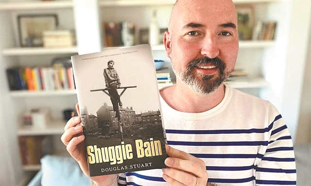 «Shuggie Bain»: η ιστορία πίσω από το βραβείο Booker για τον Ντάγκλας Στούαρτ
