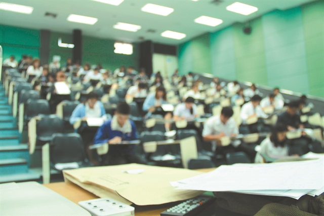 «Μαύρη τρύπα» στα ΑΕΙ από τη διαγραφή χρεών