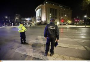 Κοροναϊός : Επεισόδιο με αστυνομικούς σε πλατεία της Θεσσαλονίκης