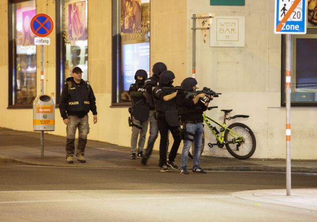 Βιέννη : Τρεις νεκροί και πολλοί τραυματίες από την τρομοκρατική επίθεση