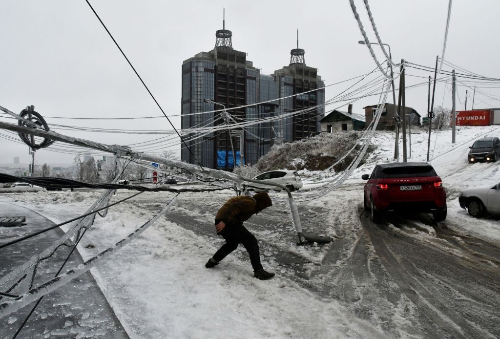 Βλαδιβοστόκ : H συνάντηση κυκλώνων πάγωσε ολόκληρη την περιοχή – Χωρίς ρεύμα και νερό οι κάτοικοι