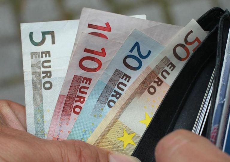 Συνταξιούχοι: Θα λάβουν αναδρομικά έως 6.912 ευρώ μαζί με τις συντάξεις τους | tanea.gr