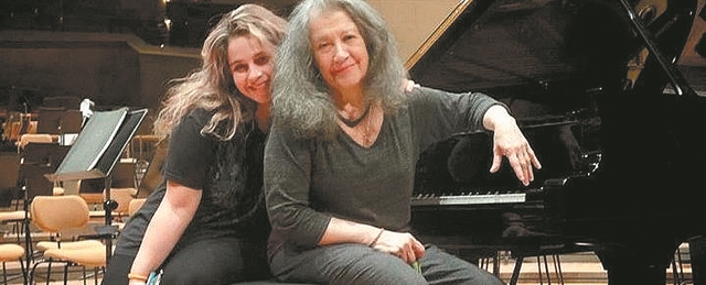 Δύο πιάνα στο στούντιο