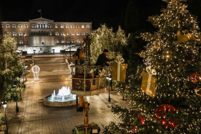 Κοροναϊός : «Φρένο» βάζουν οι ειδικοί στο ενδεχόμενο χαλάρωσης των μέτρων στις γιορτές