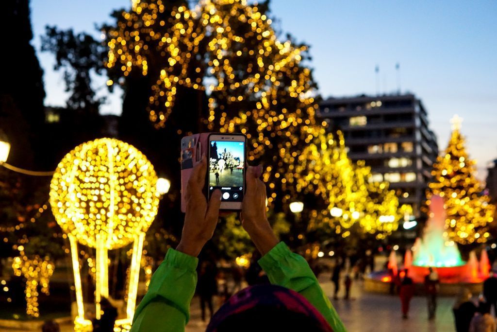 Χριστούγεννα και Πρωτοχρονιά θα κρίνουν τα επόμενα μέτρα