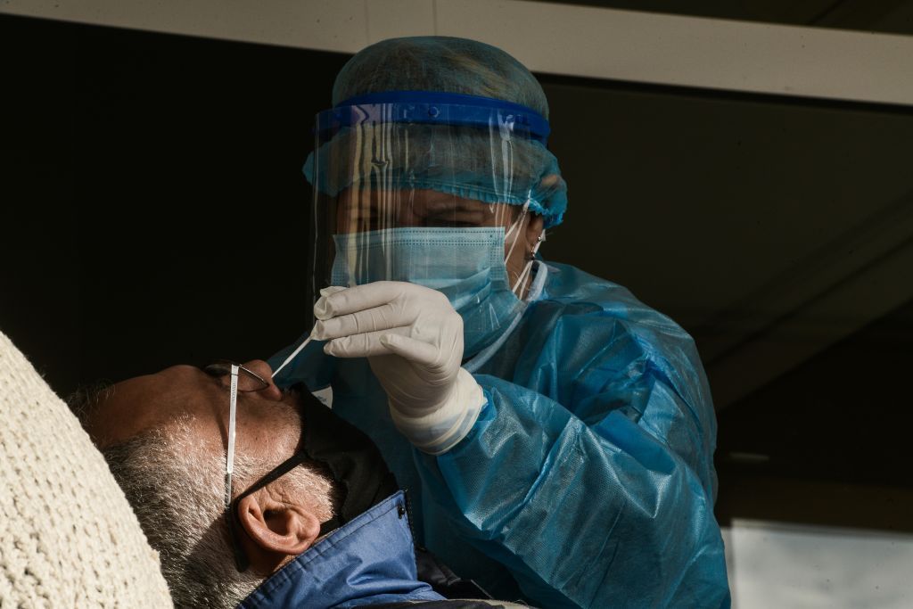 Αλλάζει η στρατηγική ελέγχων για τον κοροναϊό