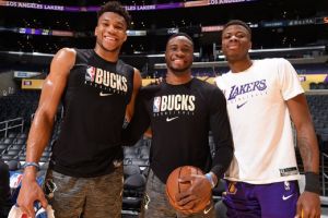 Γιάννης σε Κώστα Αντετοκούνμπο : «Ας φέρουμε και άλλα δαχτυλίδια στο σπίτι»