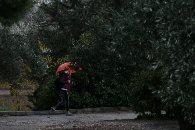 Καιρός : Πτώση θερμοκρασίας και τοπικές βροχές