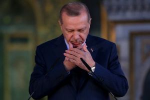 Νέο σόου Ερντογάν : Πήγε για προσευχή στην Αγία Σοφία