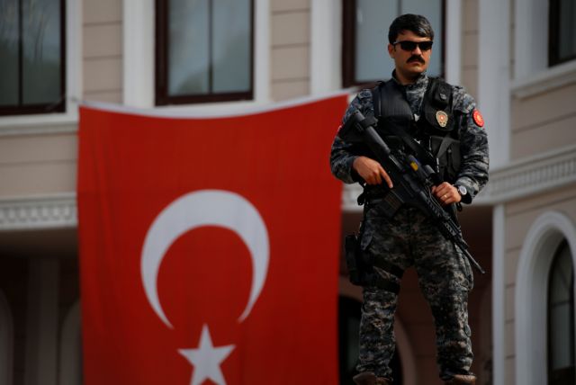 Τουρκία : Υπό κράτηση δεκάδες στρατιωτικοί για την απόπειρα πραξικοπήματος κατά Ερντογάν | tanea.gr