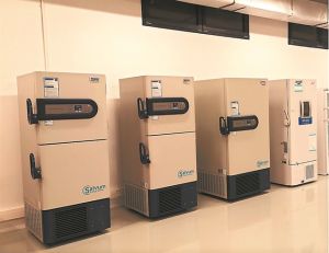 Επιχείρηση «βαθιά κατάψυξη» για τα εμβόλια