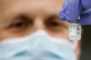 Εμβόλιο κοροναϊού : Ποιοι θα έχουν προτεραιότητα – Πώς θα κλείνουμε ραντεβού