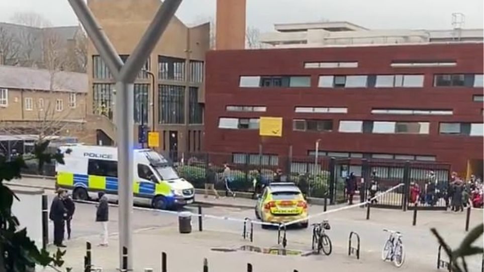 Συναγερμός στο Λονδίνο : Η αστυνομία εκκένωσε σχολείο