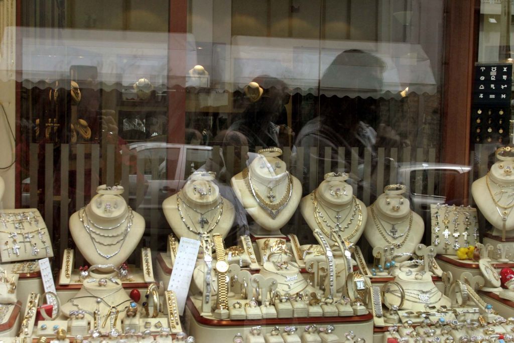 Θεσσαλονίκη : Βίντεο ντοκουμέντο από τη ληστεία κοσμηματοπωλείου – Το άδειασαν σε 66 δευτερόλεπτα