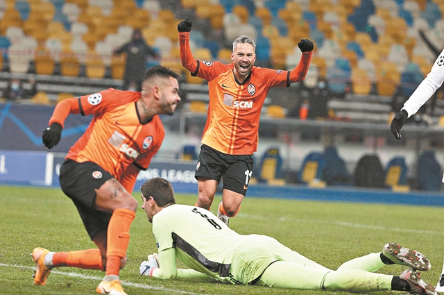 Παραπαίει η Βασίλισσα