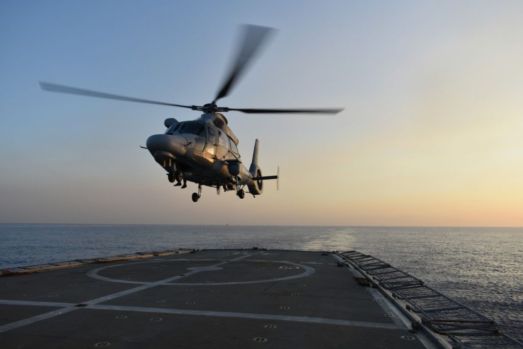 Εντυπωσιακές εικόνες από την άσκηση «Μέδουσα 10» στα ανοιχτά της Αλεξάνδρειας