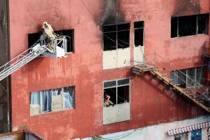 Καταλονία : Τρεις νεκροί και αρκετοί τραυματίες από φωτιά σε κτίριο που ζούσαν πρόσφυγες