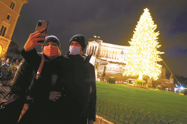 Περίτεχνα μπισκότα, έλκηθρα και θεαματικοί στολισμοί…