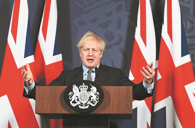 Διαβατήριο από 1ης Οκτωβρίου για τη Βρετανία