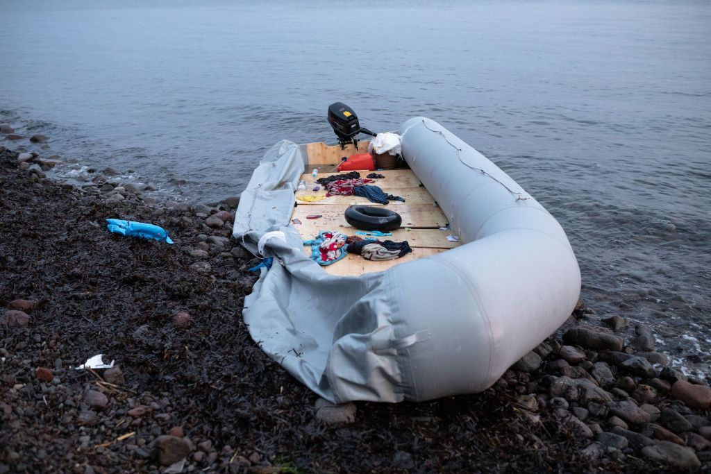 Λέσβος : Νεκρή εντοπίστηκε η μια αγνοούμενη από το ναυάγιο λέμβου με μετανάστες – Στο Καρά Τεπέ οι διασωθέντες