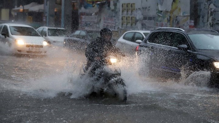 Ισχυρή καταιγίδα στην Αθήνα – Σε ποιες άλλες περιοχές θα σημειωθούν έντονα φαινόμενα