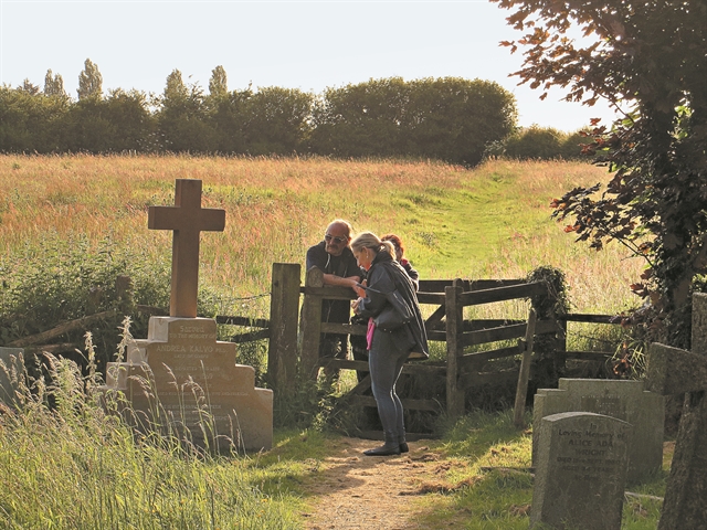 H ιστορία του τάφου του μεγάλου ποιητή Ανδρέα Κάλβου στην Αγγλία που δεν έγινε... Airbnb | tanea.gr