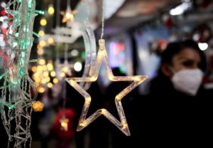 Θα φοράμε μάσκα και μετά τον εμβολιασμό ξεκαθαρίζουν οι λοιμωξιολόγοι