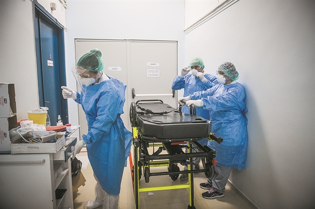 Ξεκινά ο εμβολιασμός των υγειονομικών στα δύο μεγαλύτερα νοσοκομεία της Αθήνας – Το πιθανότερο 27 Δεκεμβρίου