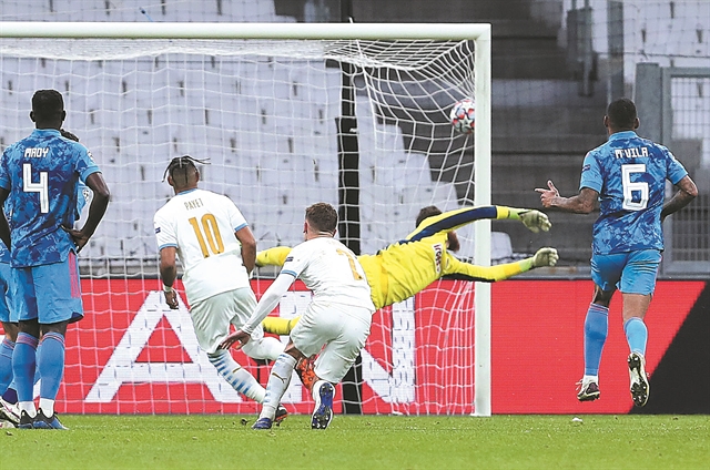 «Ντροπή το δεύτερο πέναλτι» λένε οι Γάλλοι