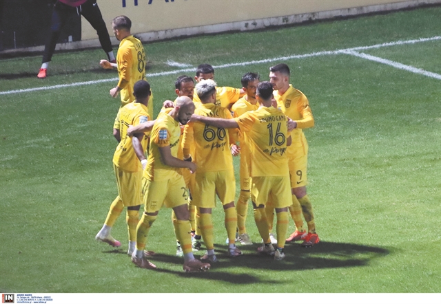 Δεμένοι οι 14 από τους 15 του κορμού