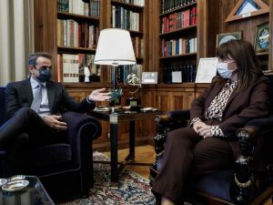 Μητσοτάκης σε Σακελλαροπούλου : Μας ανησυχούν οι συναθροίσεις και οι συναντήσεις στα σπίτια – Χρειάζεται προσοχή