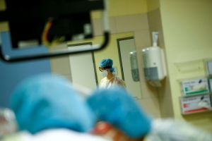 Κοροναϊός : Ποιες περιφέρειες «βράζουν» – Η εικόνα στα νοσοκομεία