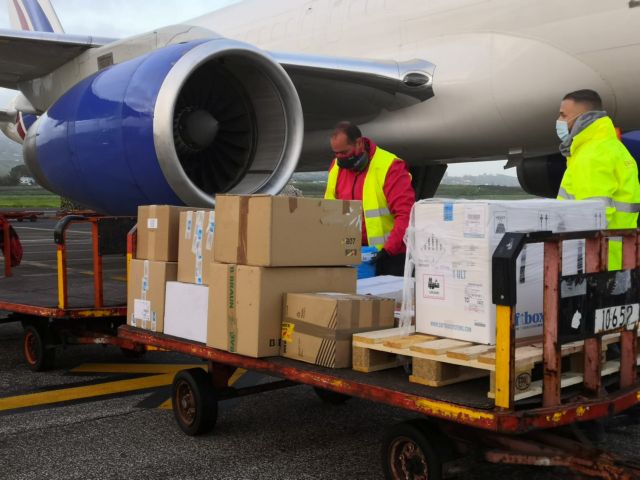 Ισπανία : Εφτασαν με καθυστέρηση μιας μέρας τα εμβόλια