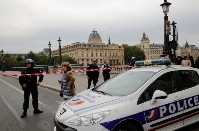 Γαλλία : Τρεις αστυνομικοί νεκροί μετά από πυροβολισμούς