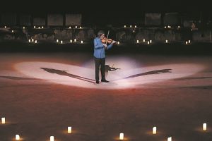 Η ώρα της – ψηφιακής – υπόκλισης