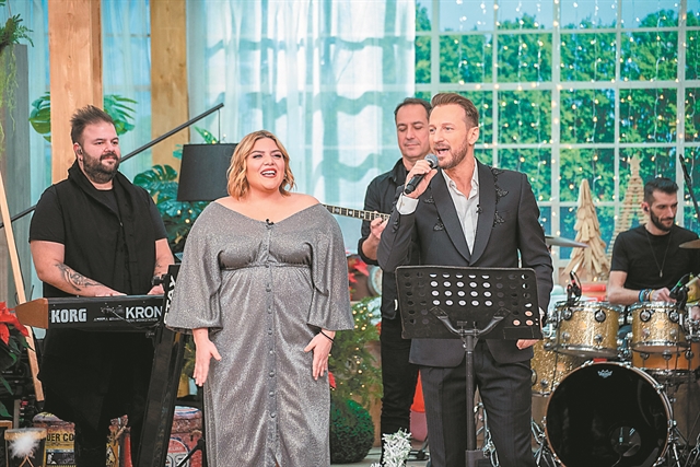 Το Mega «φοράει» τα γιορτινά του