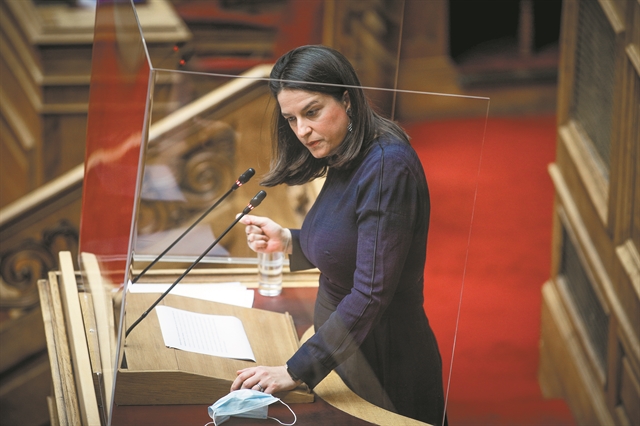 Αντεπίθεση Κεραμέως για τα πτυχία κολεγίων