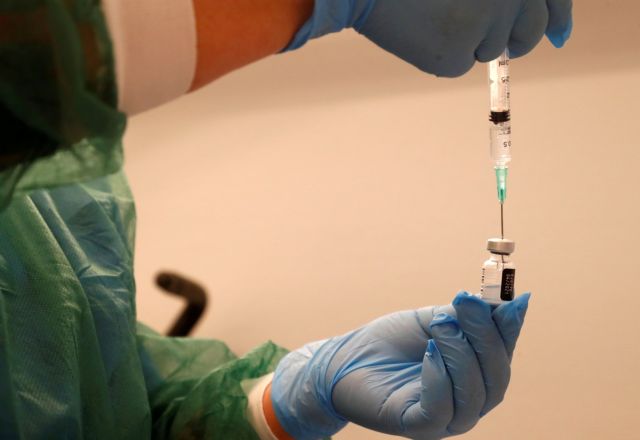 Πέτσας : Μέχρι τέλος Ιουνίου θα έχουν φτάσει στη χώρα 25 εκ. δόσεις εμβολίων