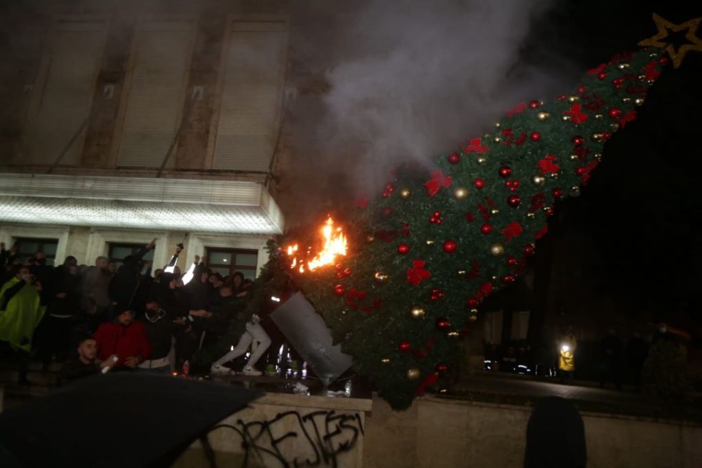 Αλβανία: Οργή μετά τη δολοφονία 25χρονου από αστυνομικό