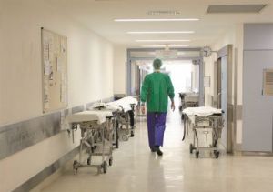 Πέθανε από κοροναϊό 51χρονη διοικητική υπάλληλος στο νοσοκομείο Καβάλας