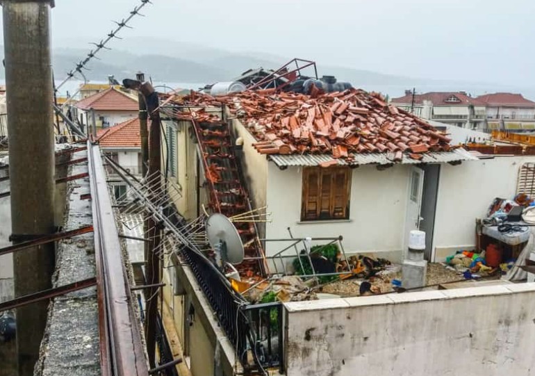 Ανεμοστρόβιλος σάρωσε τον Αστακό – Εικόνες καταστροφής