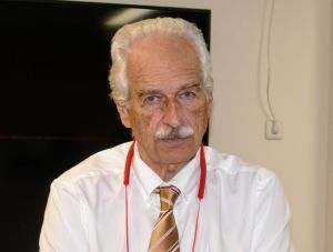 Καθηγητής Πνευμονολογίας : Αυθαίρετο το όριο των 9 ατόμων – Να κάνουμε ρεβεγιόν σε στενό κύκλο