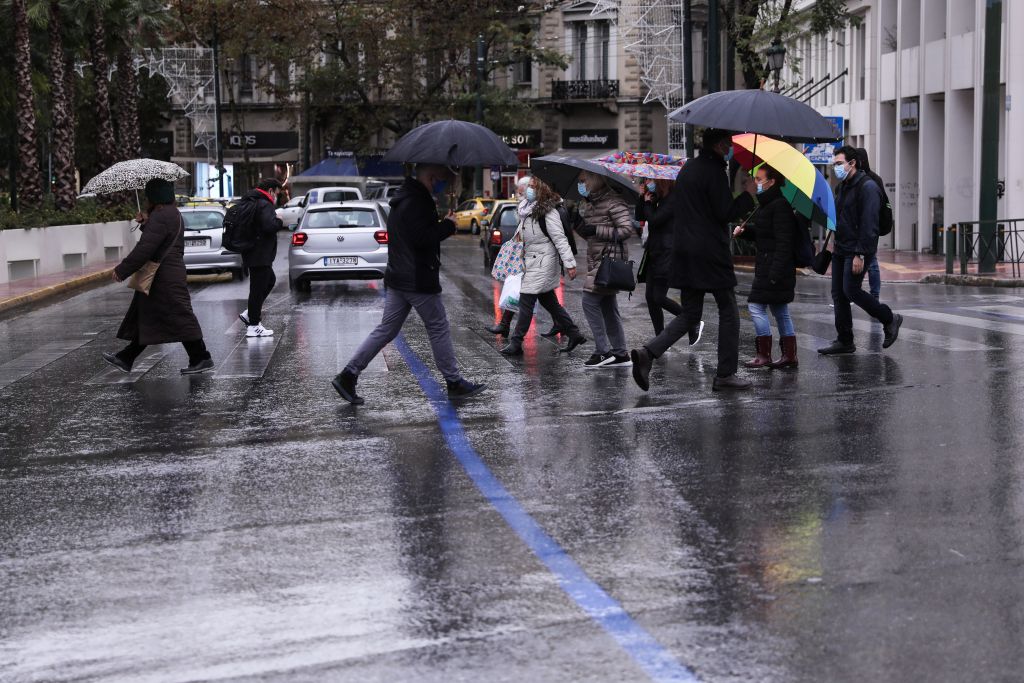 Έρχονται βροχές και καταιγίδες – Πού θα «χτυπήσει» η νέα κακοκαιρία